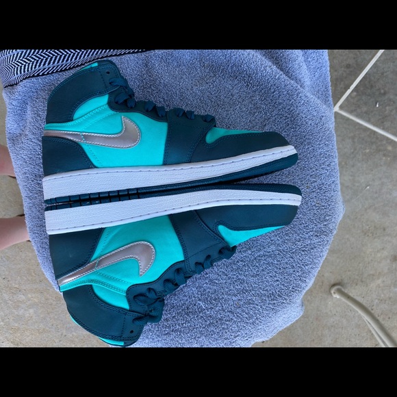 Nike Air Jordan 1 Mid Gs Hyper Jade 7Y 8.5W - Picture 3 of 8